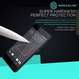 Противоударное закаленное стекло на HTC Desire 825 Nillkin Amazing 9H
